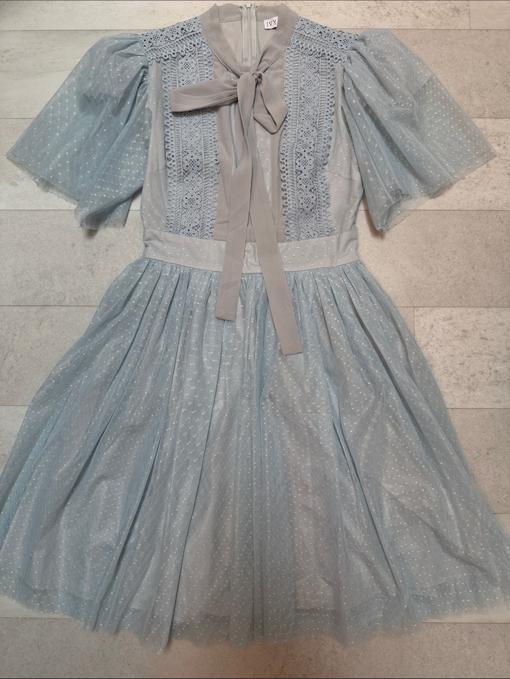 Ivy City Co Kate dress - Picture 2 of 9